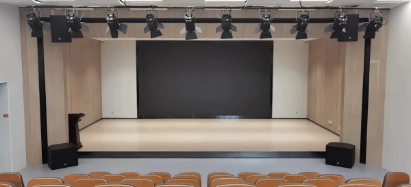 紅色廣場展廳設計賞析